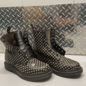 Docs + polka dots. Dr Martens